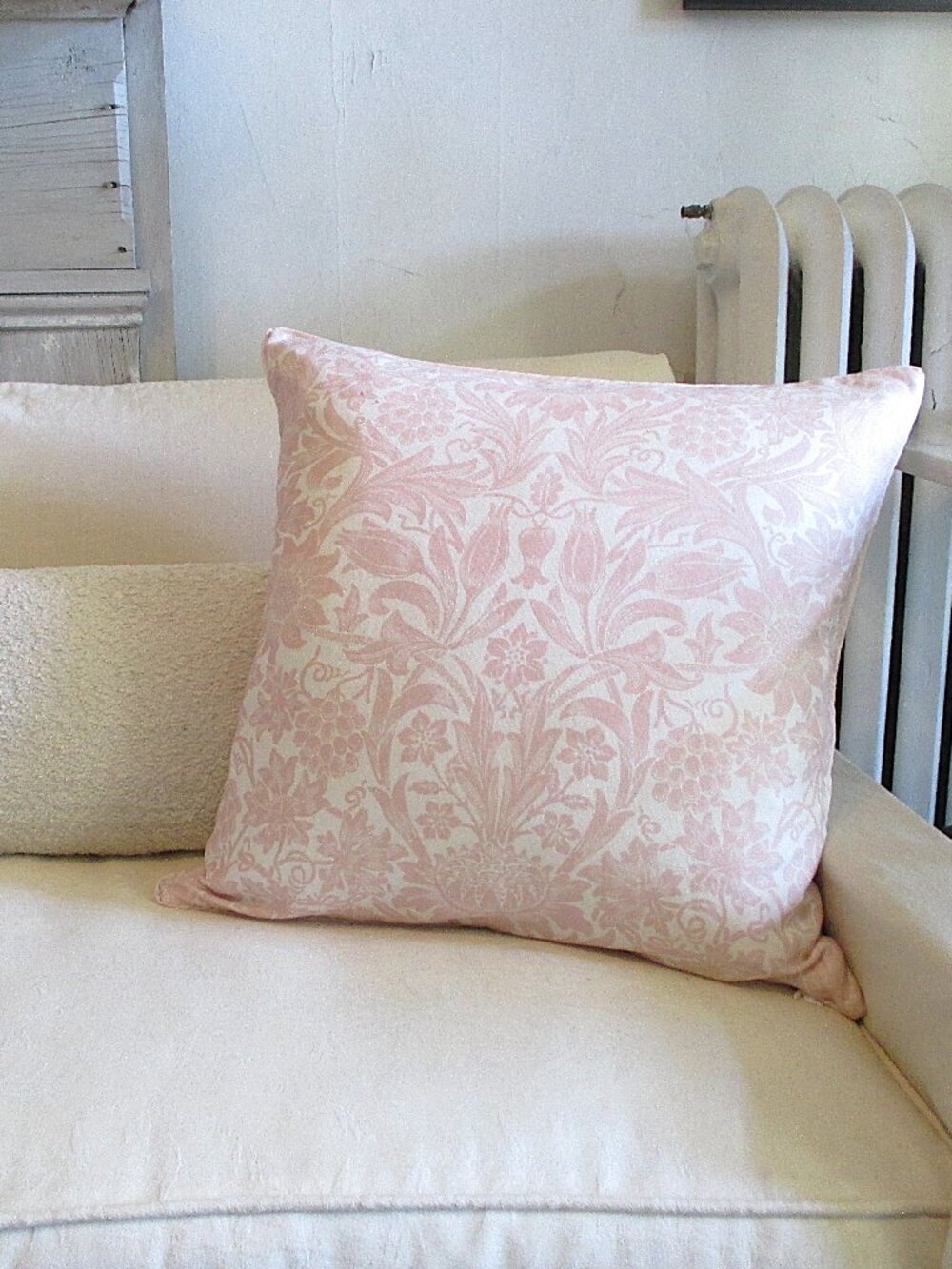 WILLIAM MORRIS AT HOME 20" PILLOW